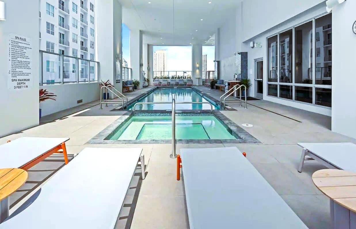 Ferienwohnung Heart Of Downtown Miami Studio Pool & Gym Exterior foto